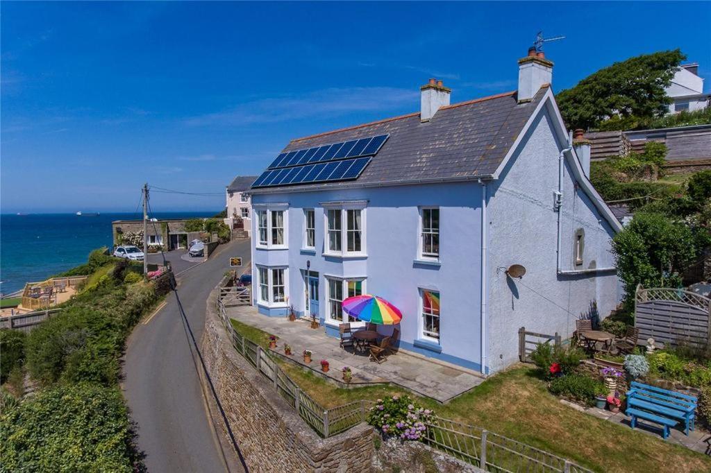 Pendyffryn Manor Bed & Breakfast Bed & Breakfast Little Haven Exterior photo