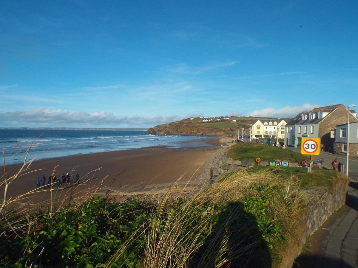 Pendyffryn Manor Bed & Breakfast Bed & Breakfast Little Haven Exterior photo